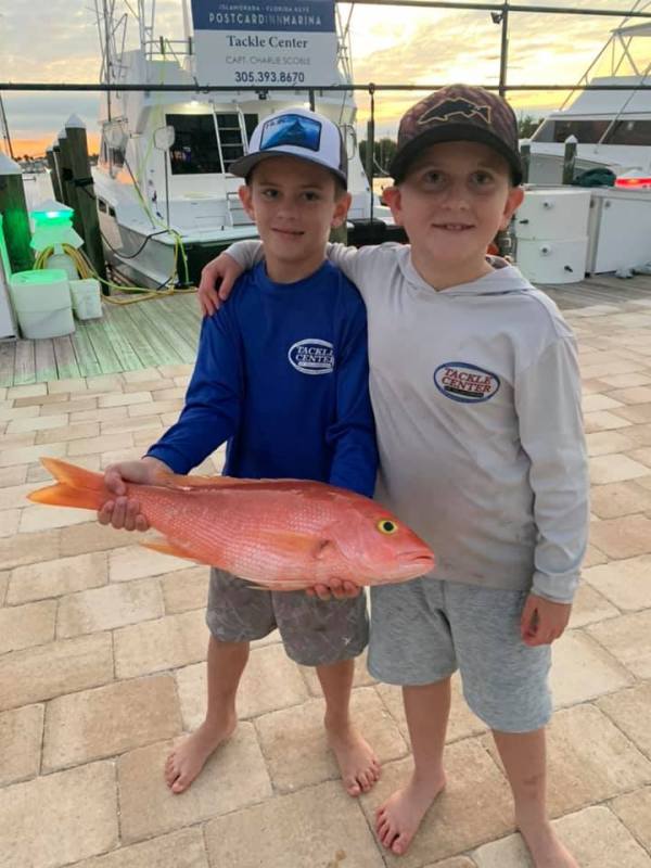 Kids-with-red-snapper